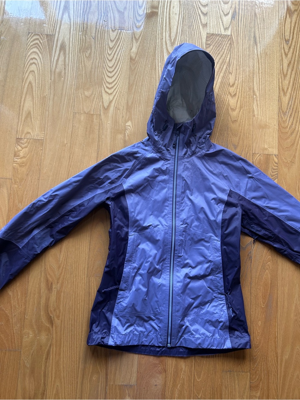 Mountain Hardwear Women's Hooded rain gear size XS NWOT Vapor dry